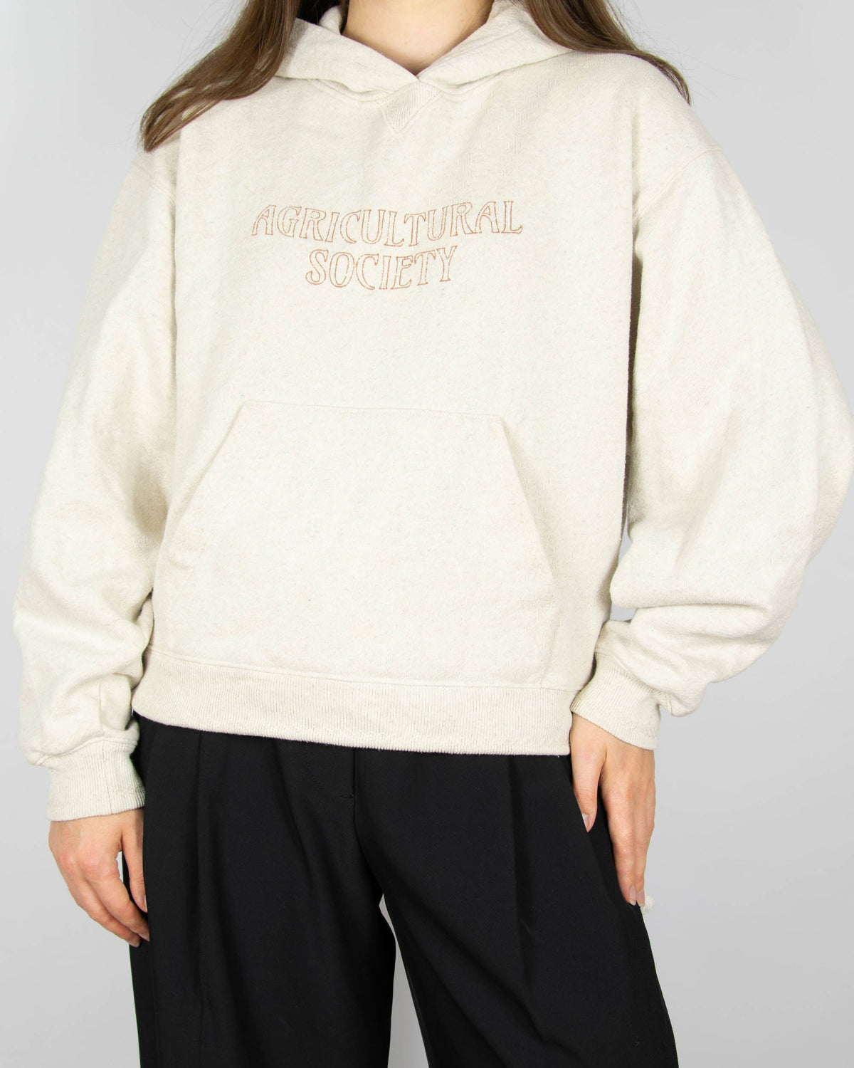 Beige hoodie made from organic cotton and hemp by Norwegian designer brand Holzweiler. The regular price is 3500 NOK (~1370 PLN). Made in Portugal.