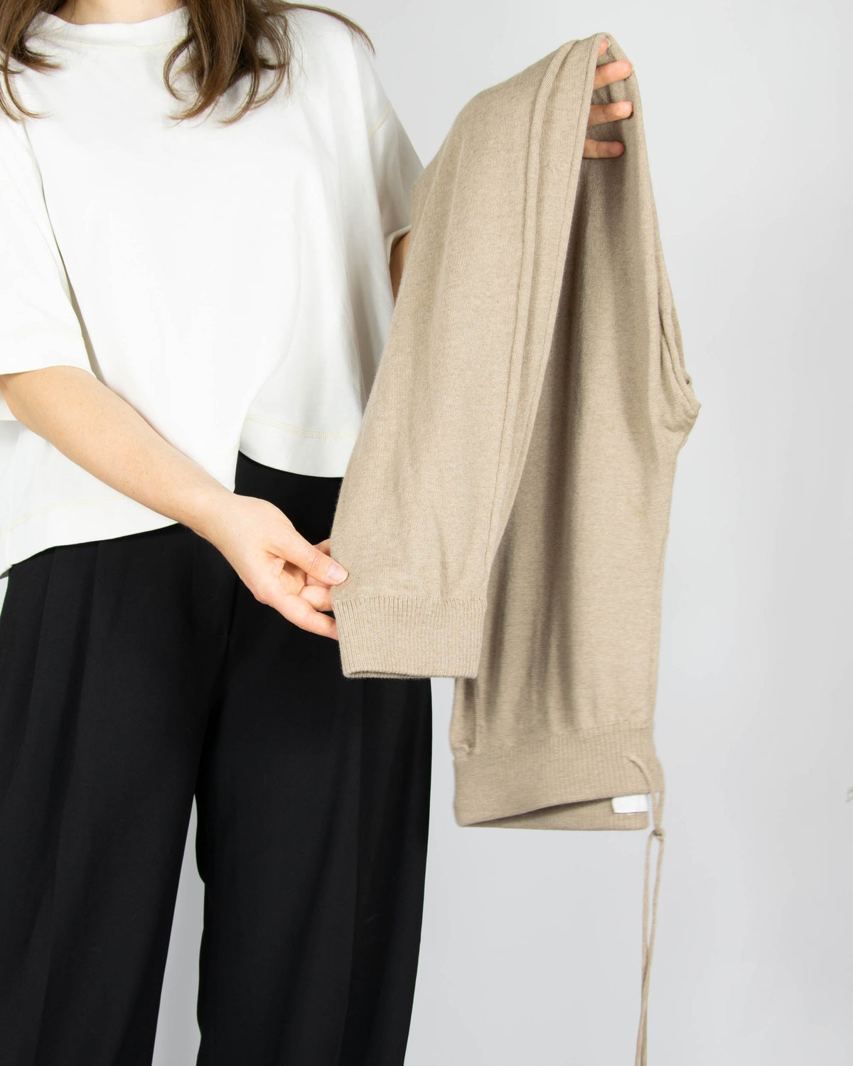 Beige merino wool sweatpants by SKAPPEL.