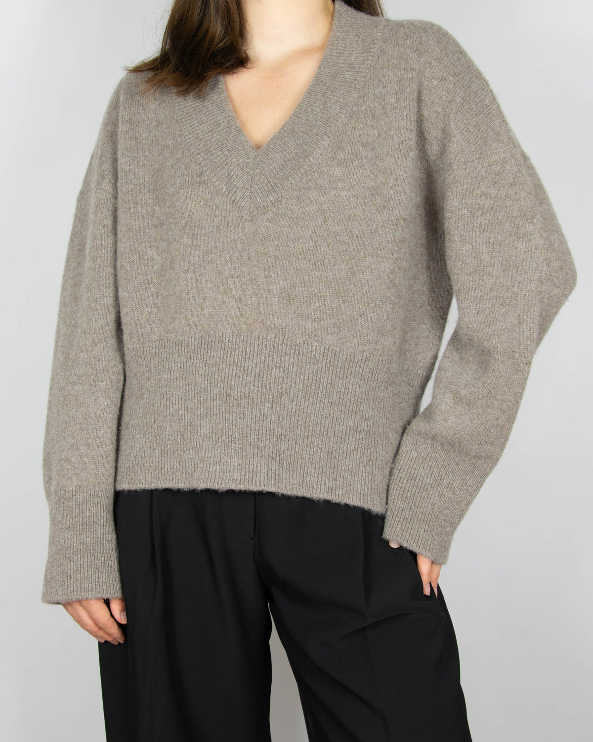 Beige alpaca and cashmere sweater by Christian AKS