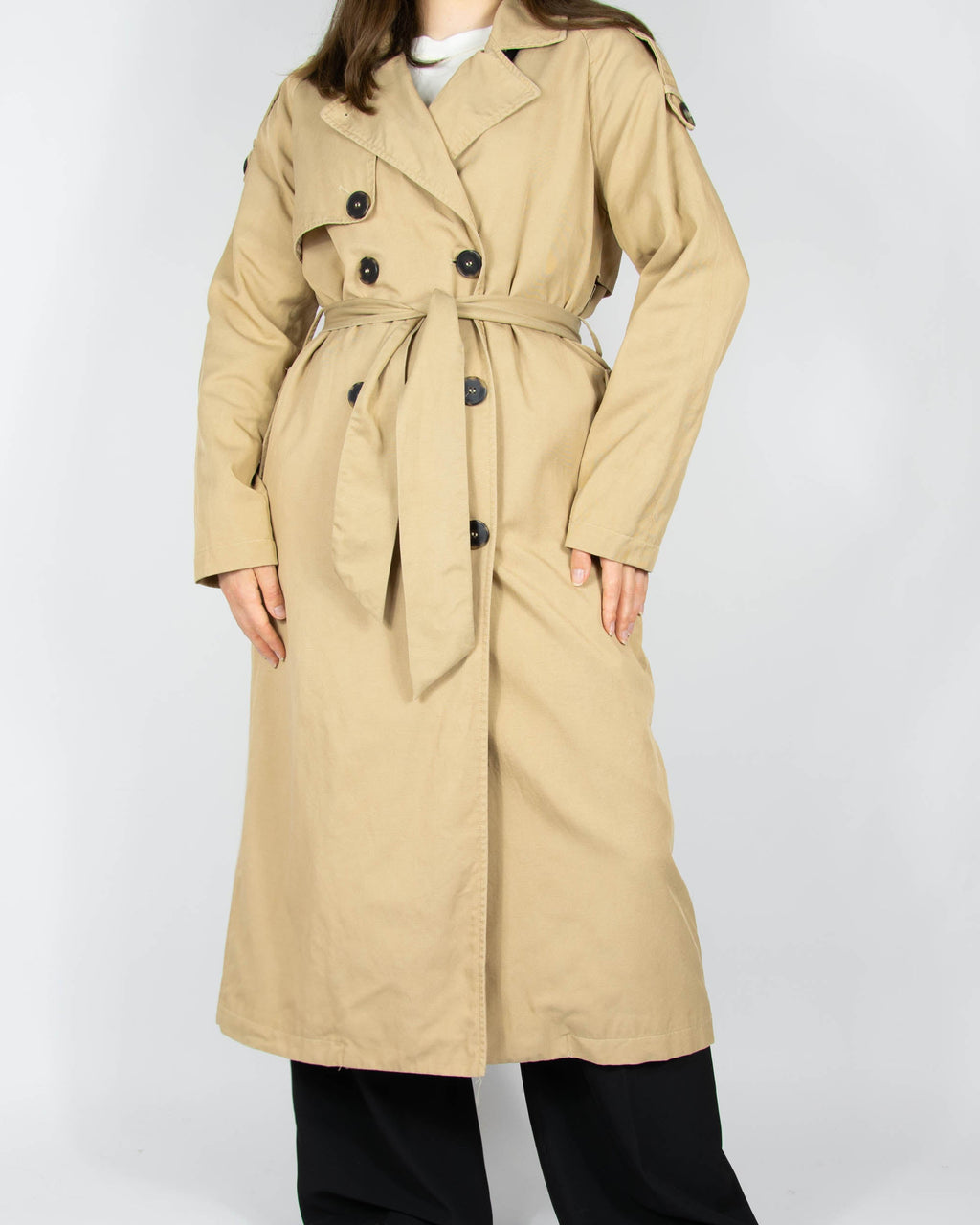 Beige trench coat made from TENCEL™ lyocell and cotton by Selected Femme. The regular price is 899 PLN.