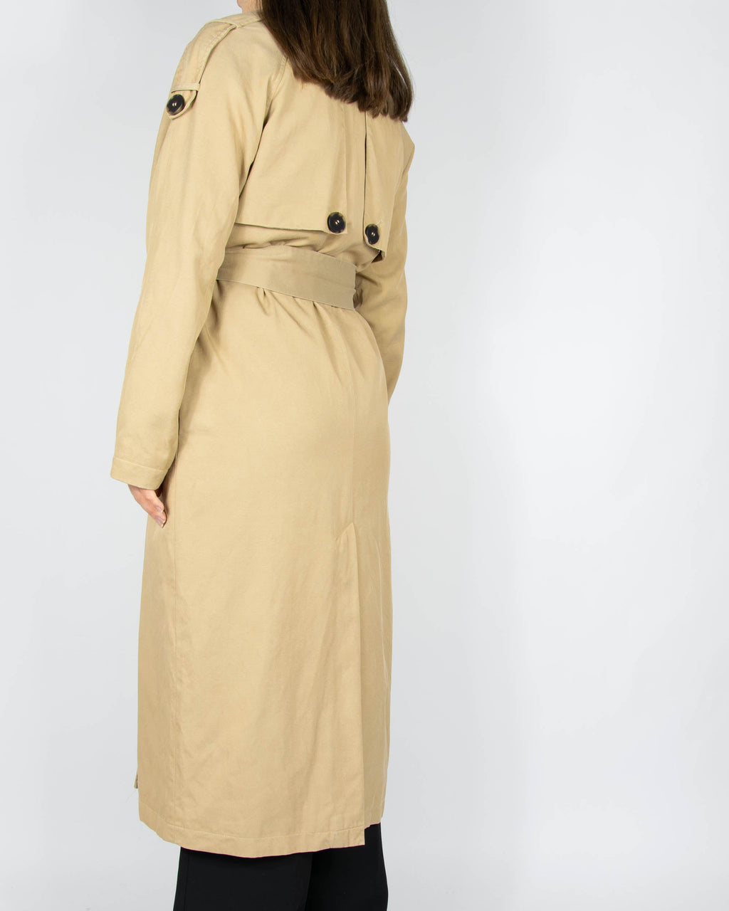 Beige trench coat made from TENCEL™ lyocell and cotton by Selected Femme. The regular price is 899 PLN.