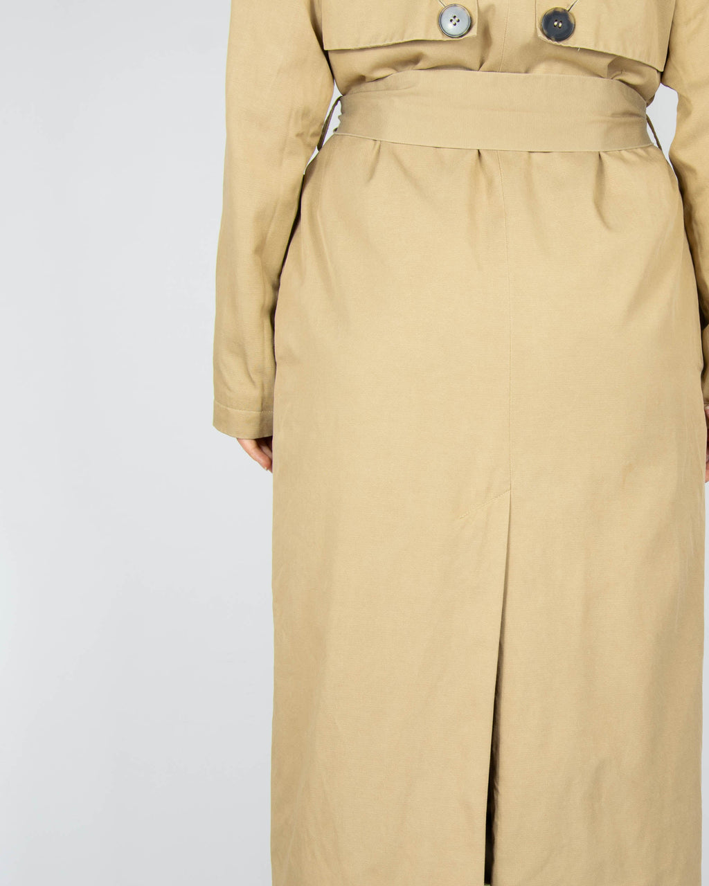 Beige trench coat made from TENCEL™ lyocell and cotton by Selected Femme. The regular price is 899 PLN.