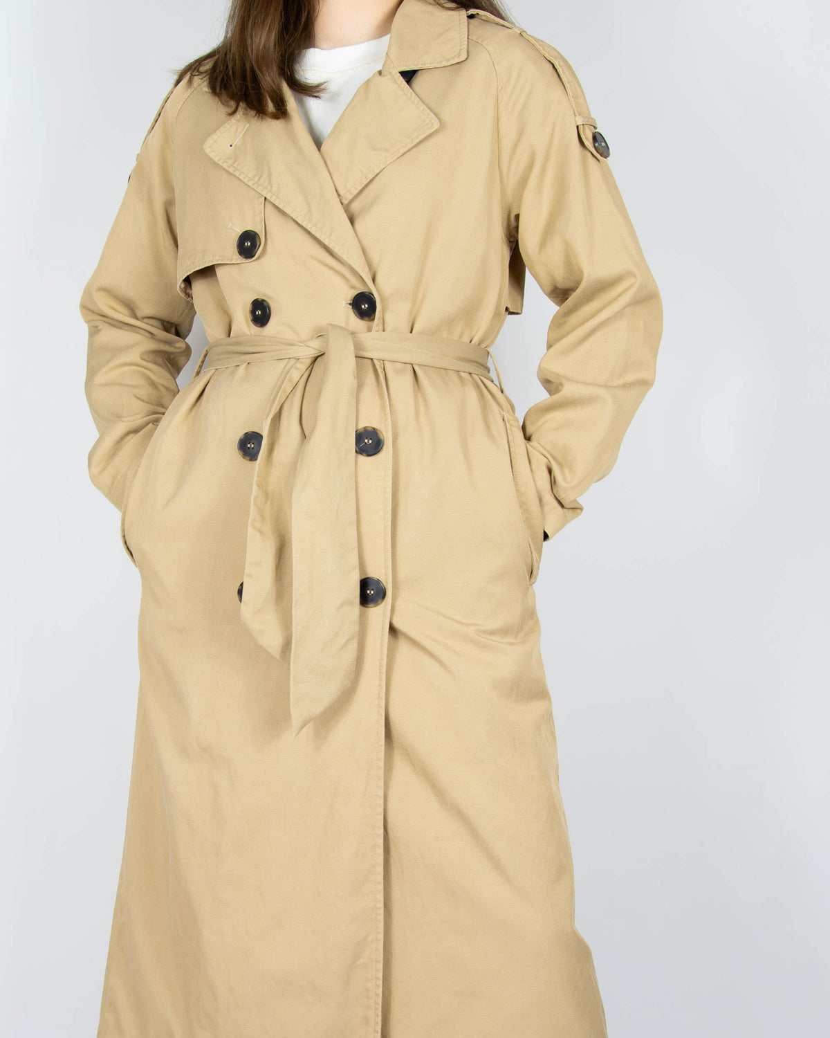 Beige trench coat made from TENCEL™ lyocell and cotton by Selected Femme. The regular price is 899 PLN.