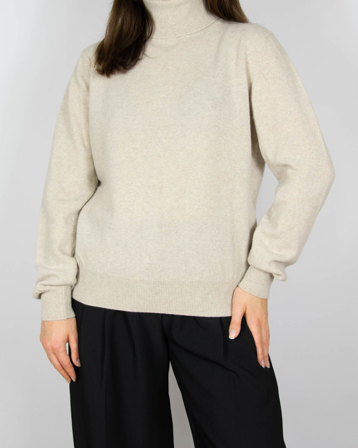 Beige merino wool and cashmere turtleneck sweater by Aligne