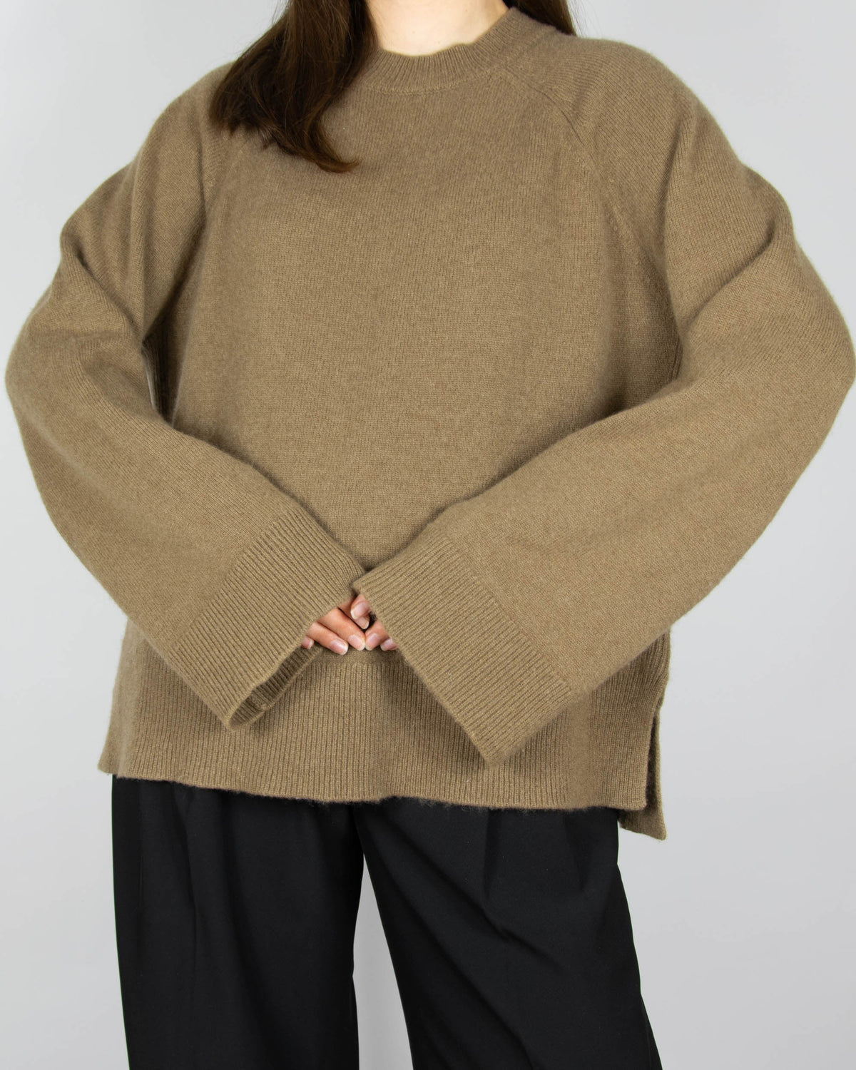 Brown cashmere sweater by Norwegian premium brand JULIE JOSEPHINE.