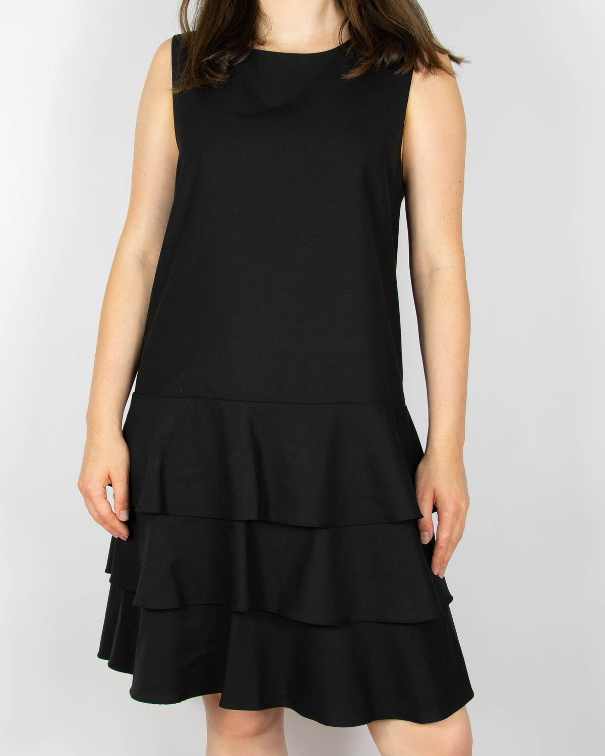 Czarna wełniana dress marki premium Theory