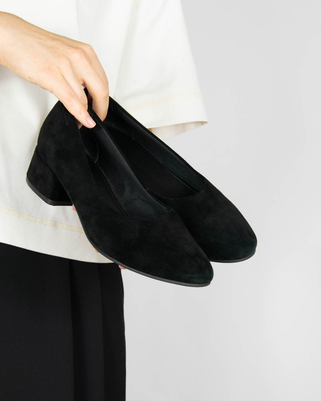 Suede heeled shoes by VAGABOND