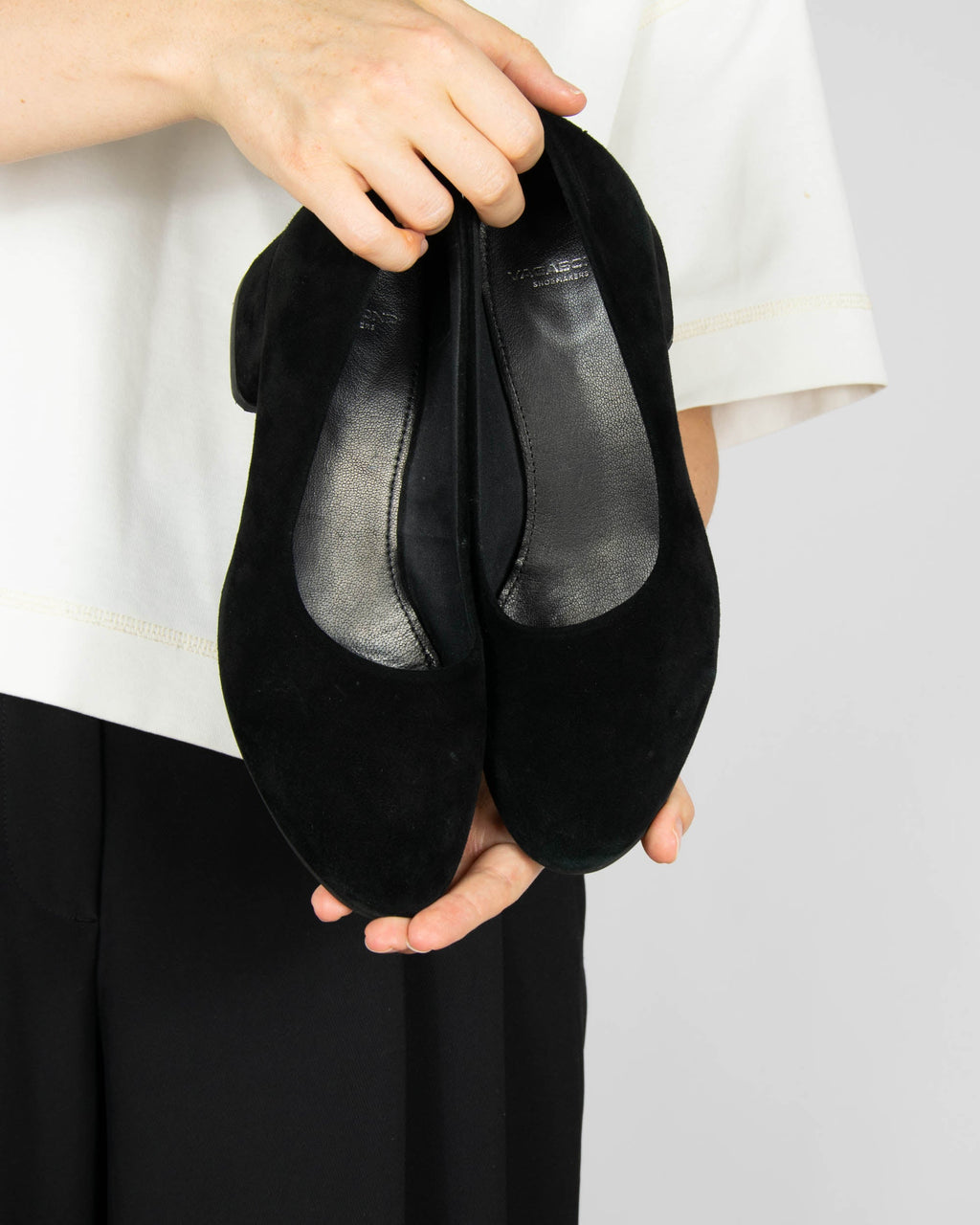 Suede heeled shoes by VAGABOND