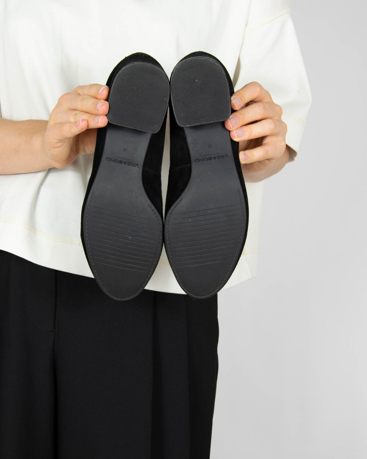 Suede heeled shoes by VAGABOND