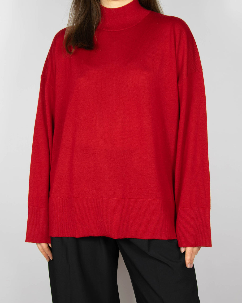 Red merino wool turtleneck sweater by Blu