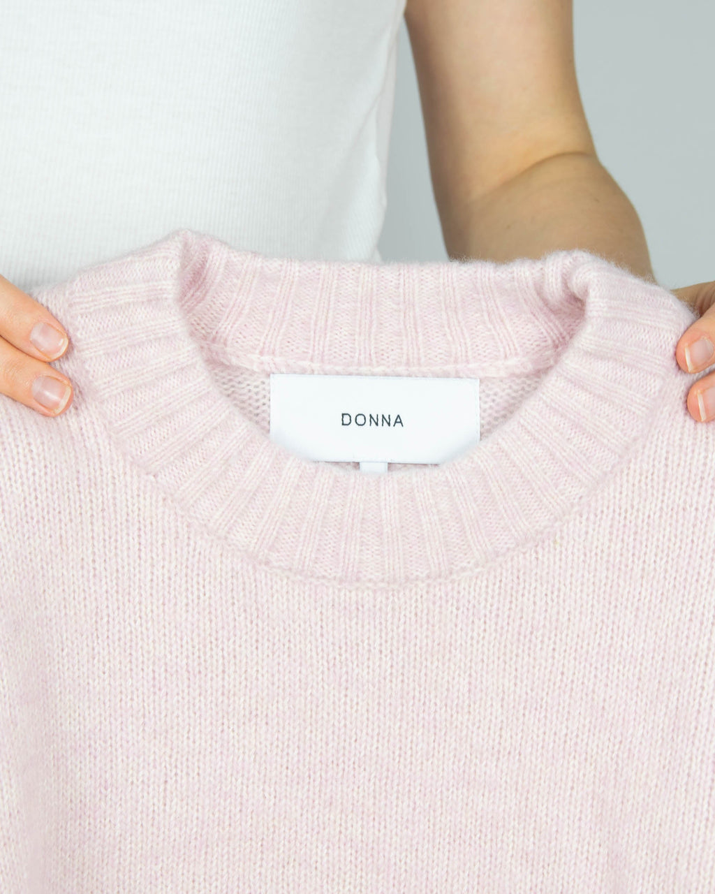 Powder pink wool and cotton sweater by Donna