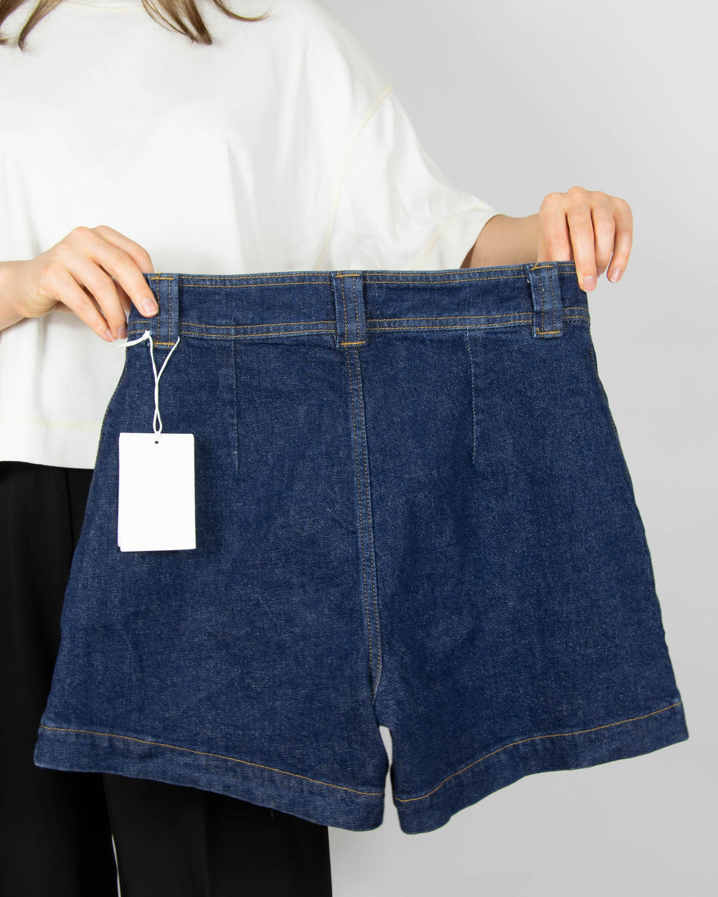& Other Stories (organic cotton & cotton)/ NEW - M