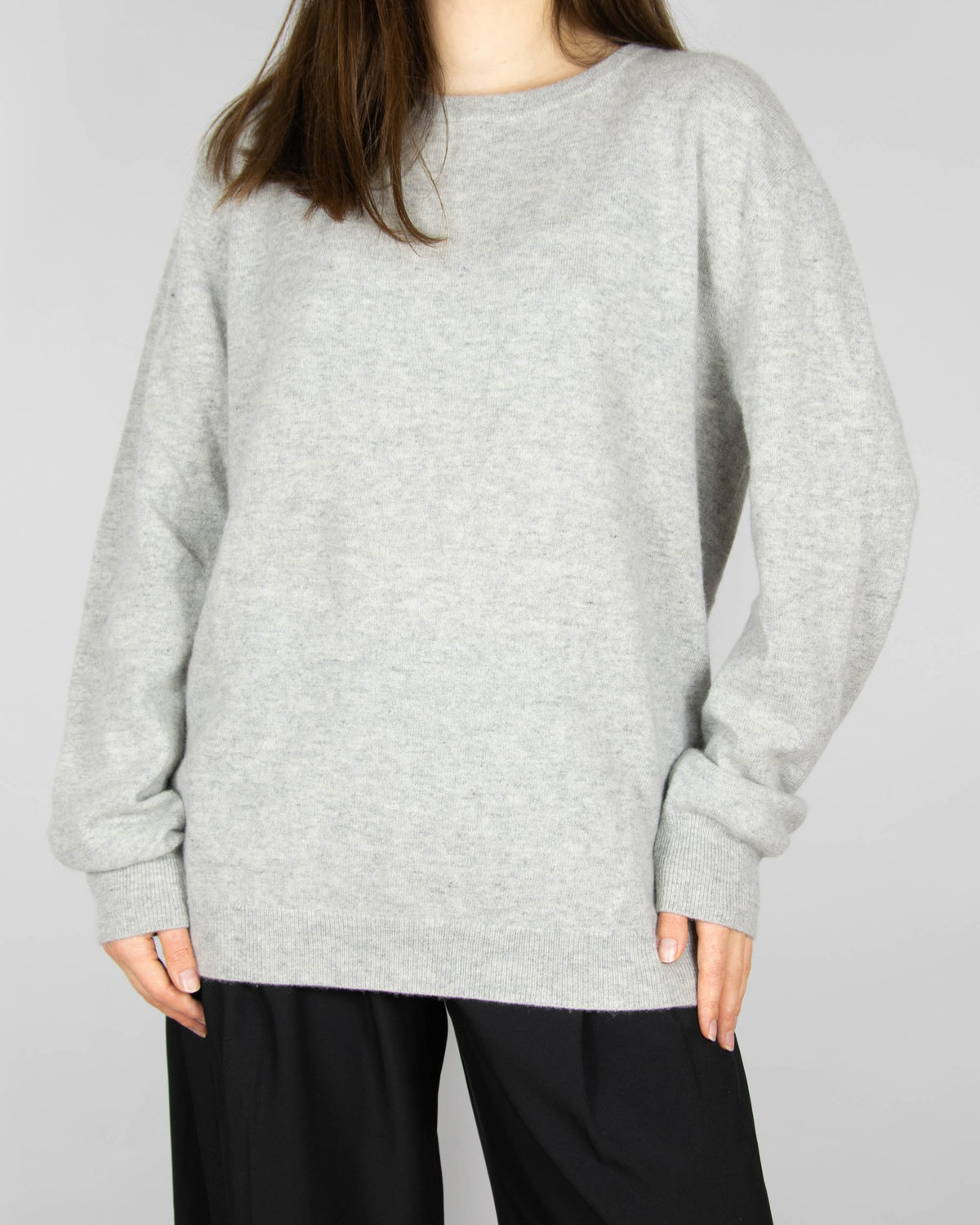 Grey cashmere sweater by Norwegian luxury brand Kashmina.