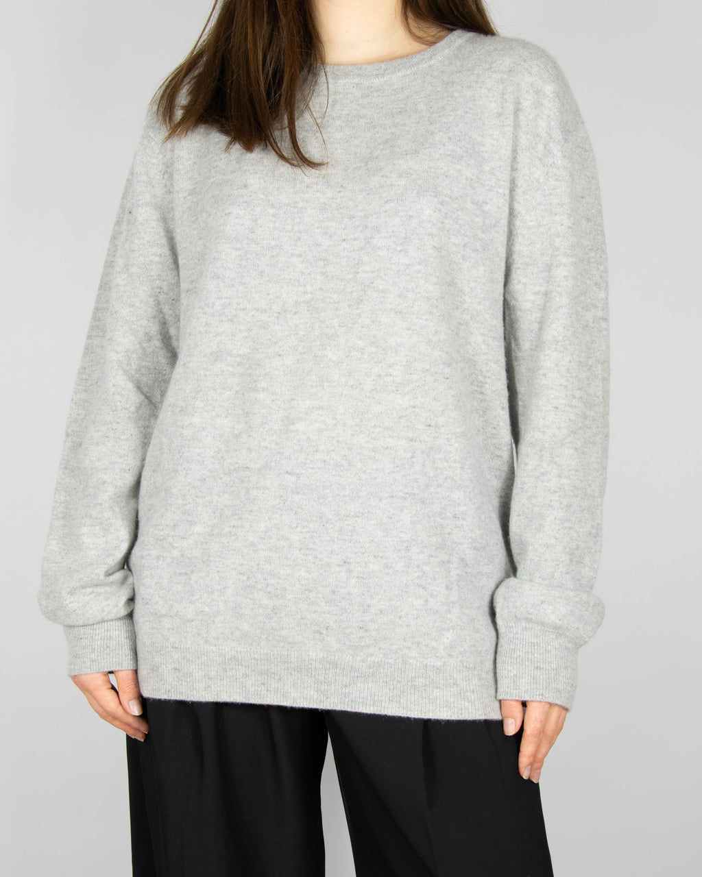 Grey cashmere sweater by Norwegian luxury brand Kashmina.