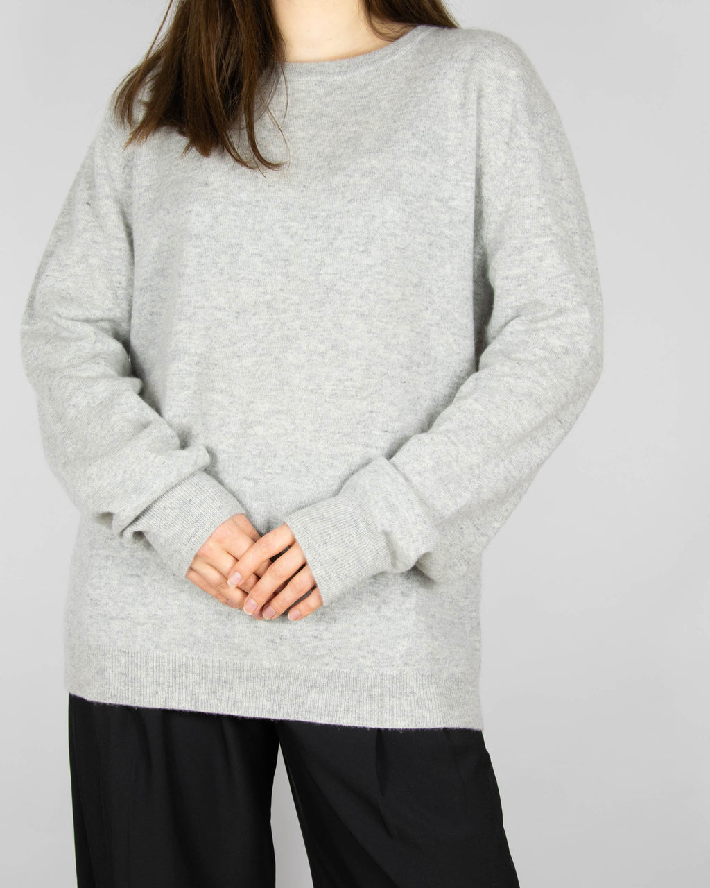 Grey cashmere sweater by Norwegian luxury brand Kashmina.