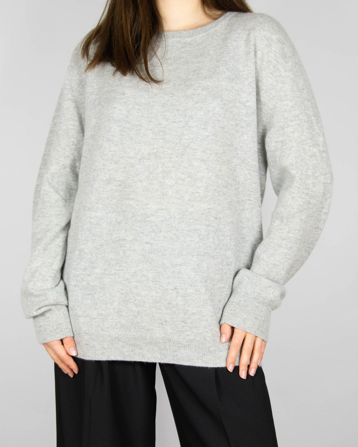 Grey cashmere sweater by Norwegian luxury brand Kashmina.