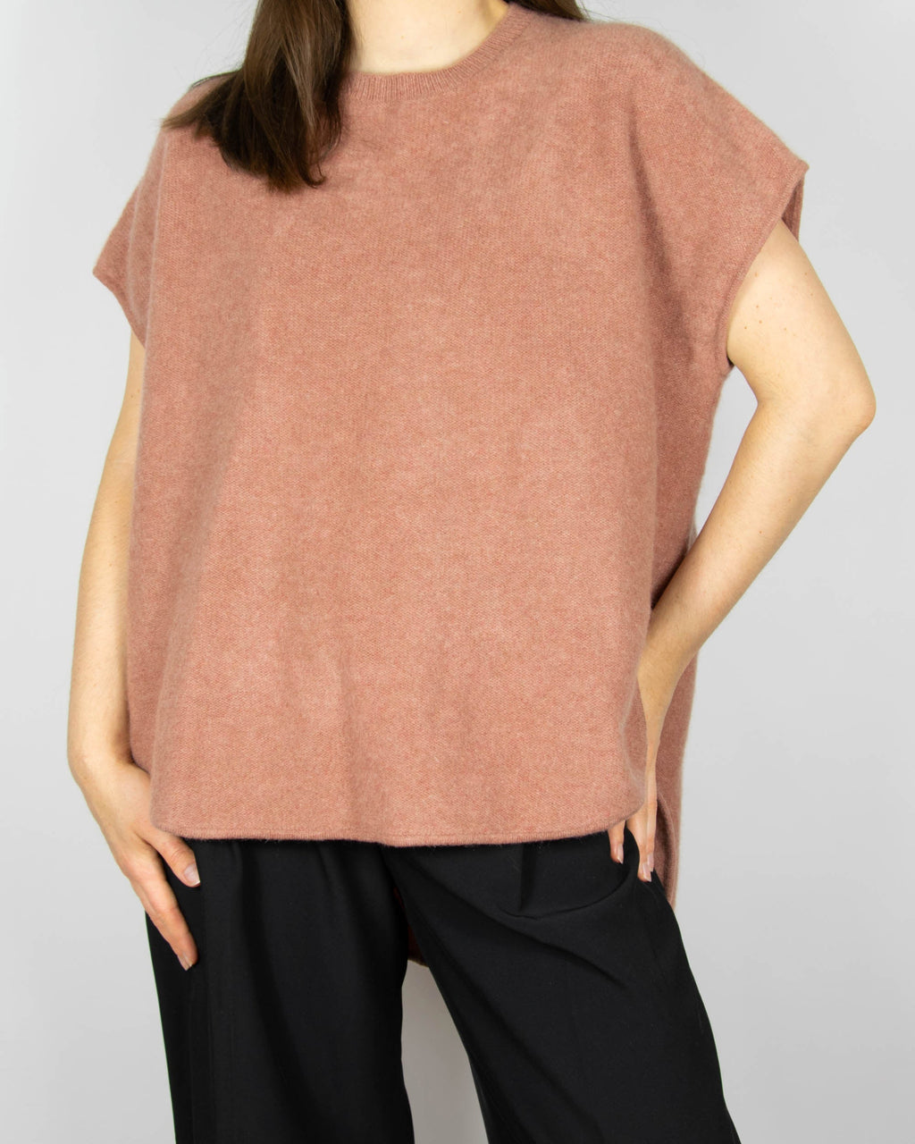 Coral chunky cashmere vest by Fleischer Couture