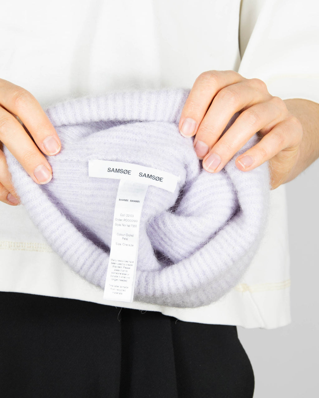 Lilac alpaca and wool hat by Samsøe Samsøe.
