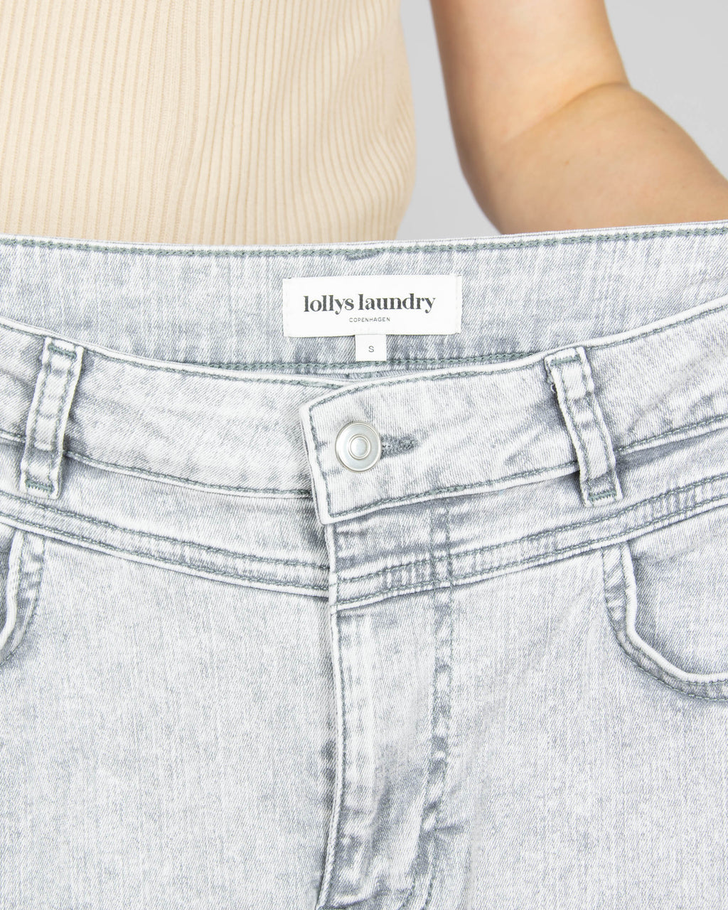 Grey denim maxi skirt by Lollys Laundry Copenhagen