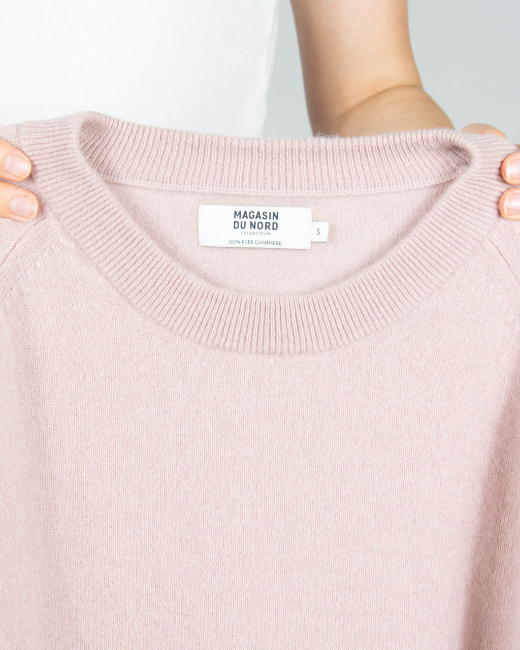 Powder pink cashmere sweater by Magasin Du Nord