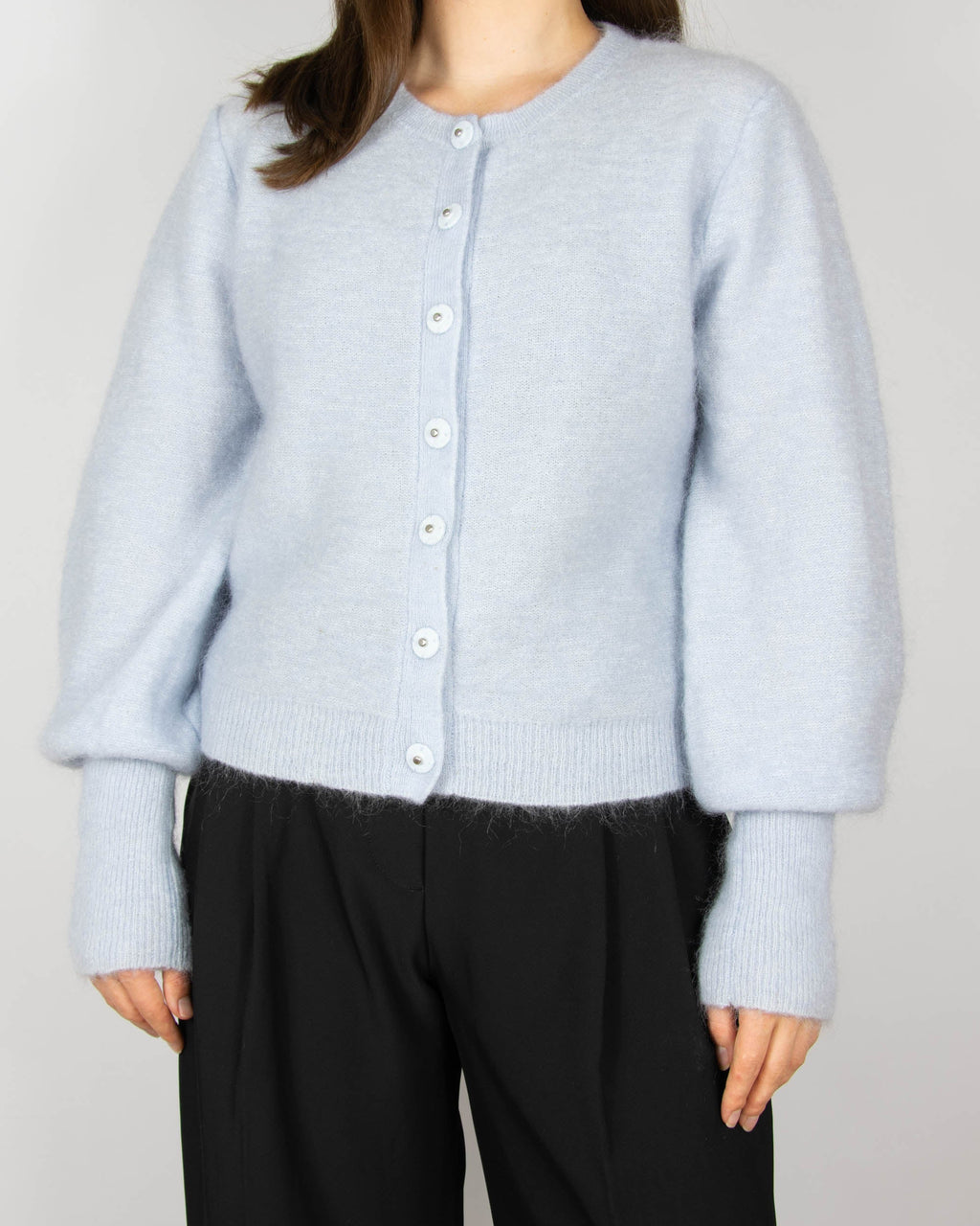 Błękitny (kid mohair + wool) cardigan skandynawskiej marki Cathrine Hammel