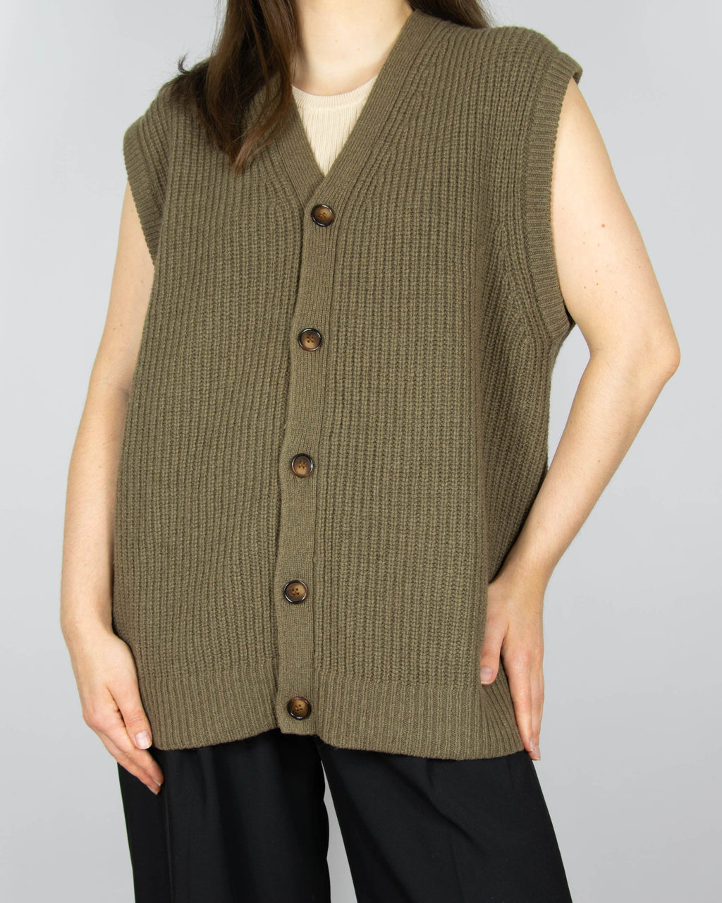 Khaki green wool vest by Samsøe Samsøe