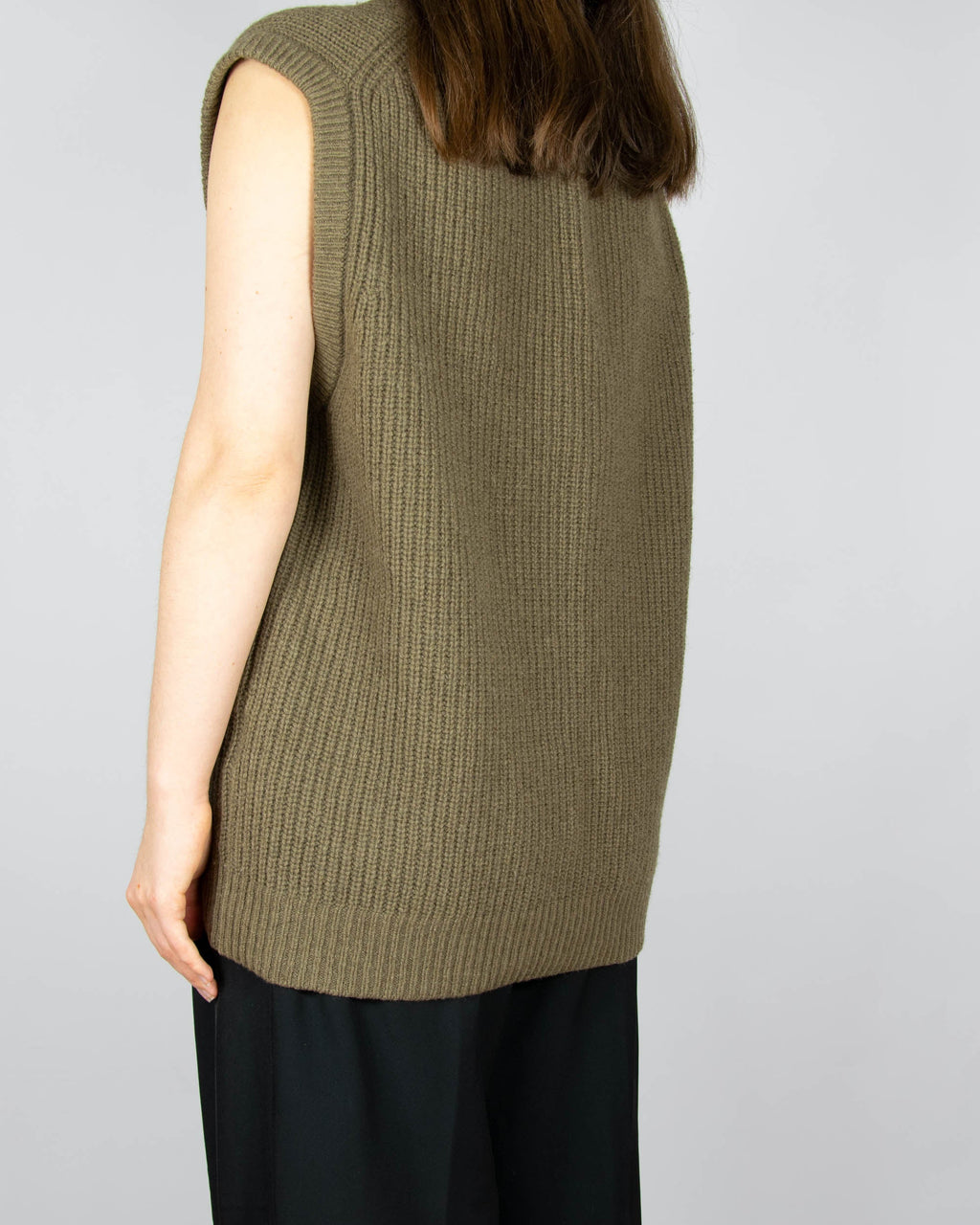 Khaki green wool vest by Samsøe Samsøe