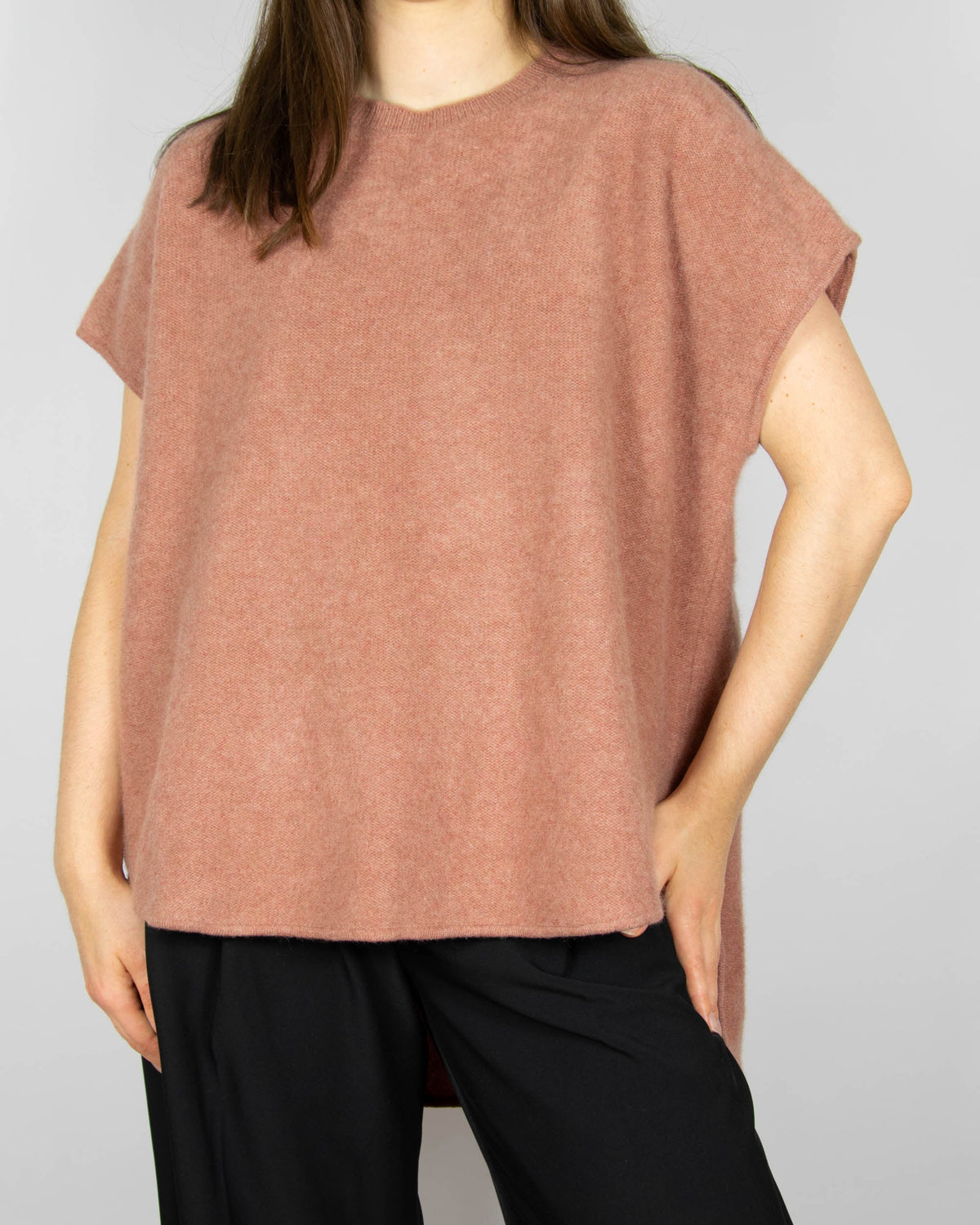Coral chunky cashmere vest by Fleischer Couture