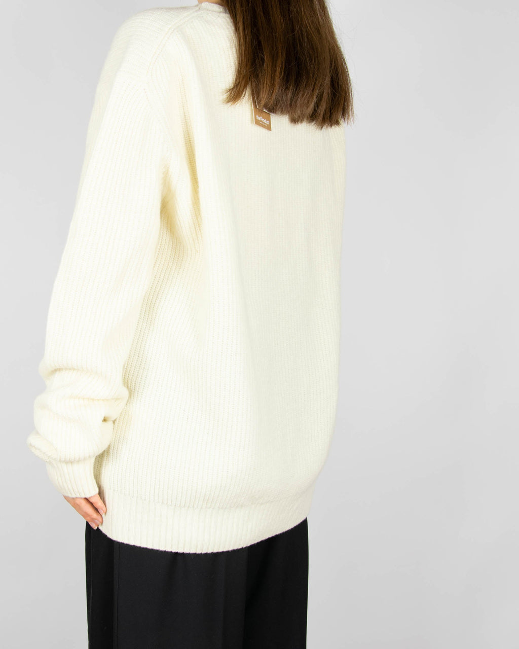 Cream extrafine merino wool sweater by Norwegian brand THE PRODUCT. Regular price: 2300 NOK (~970 PLN).