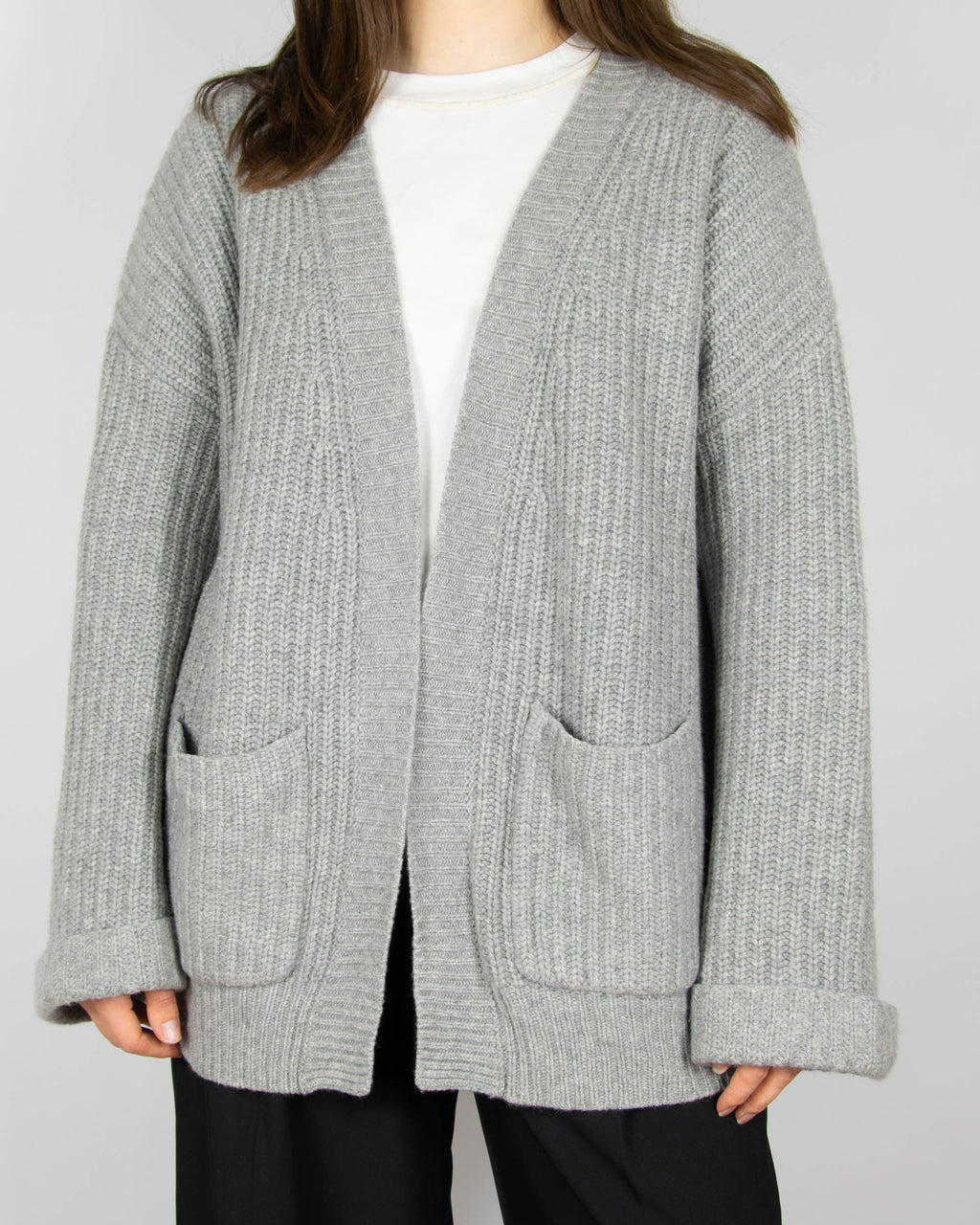 Grey chunky cashmere cardigan by premium brand Hemisphere.