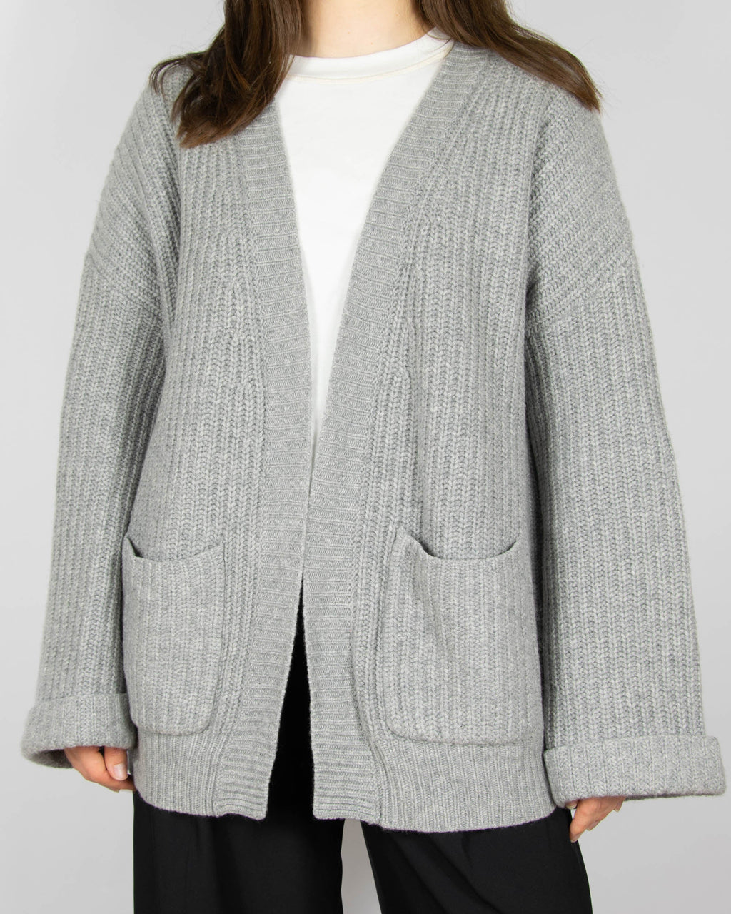 Grey chunky cashmere cardigan by premium brand Hemisphere.