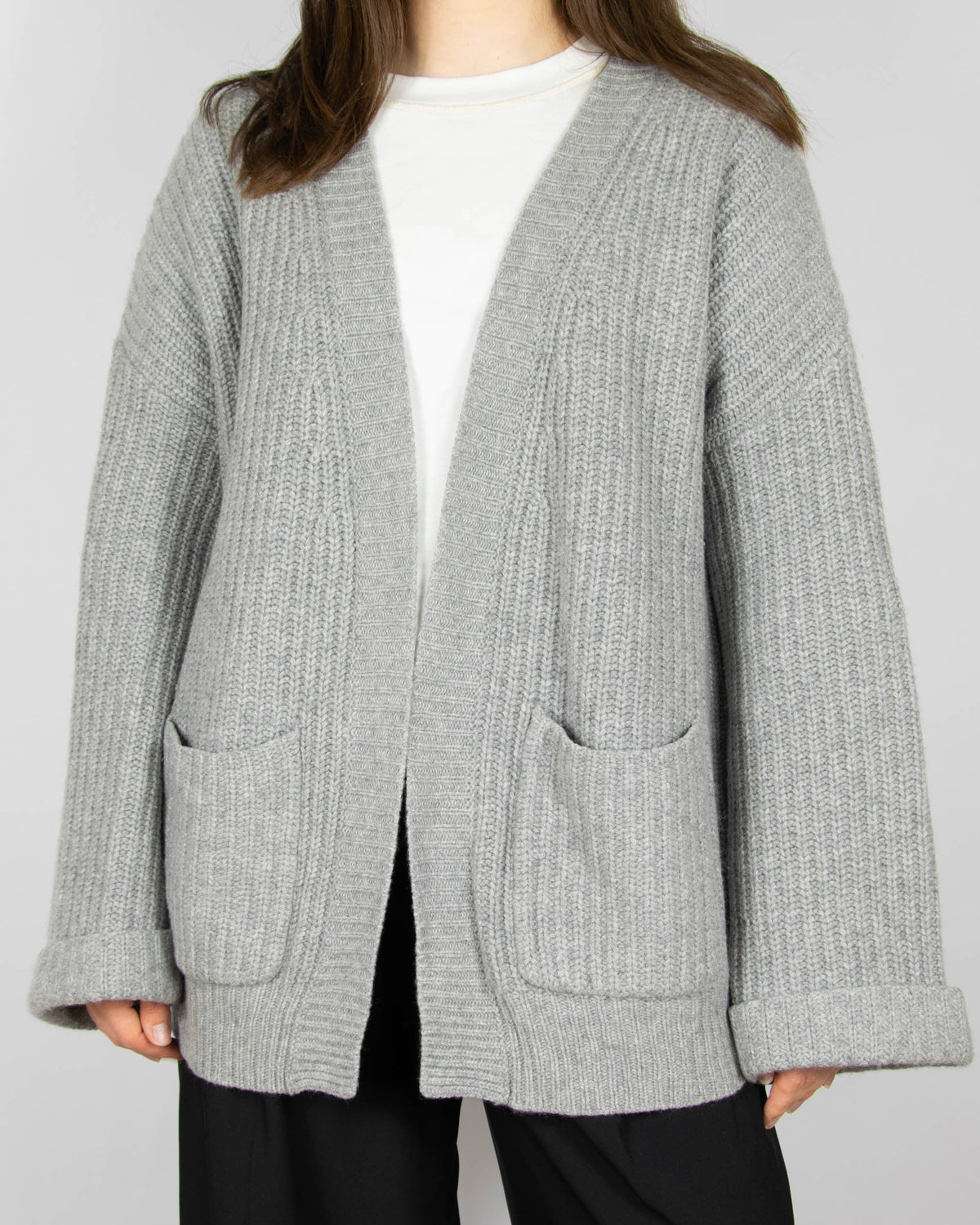 Grey chunky cashmere cardigan by premium brand Hemisphere.
