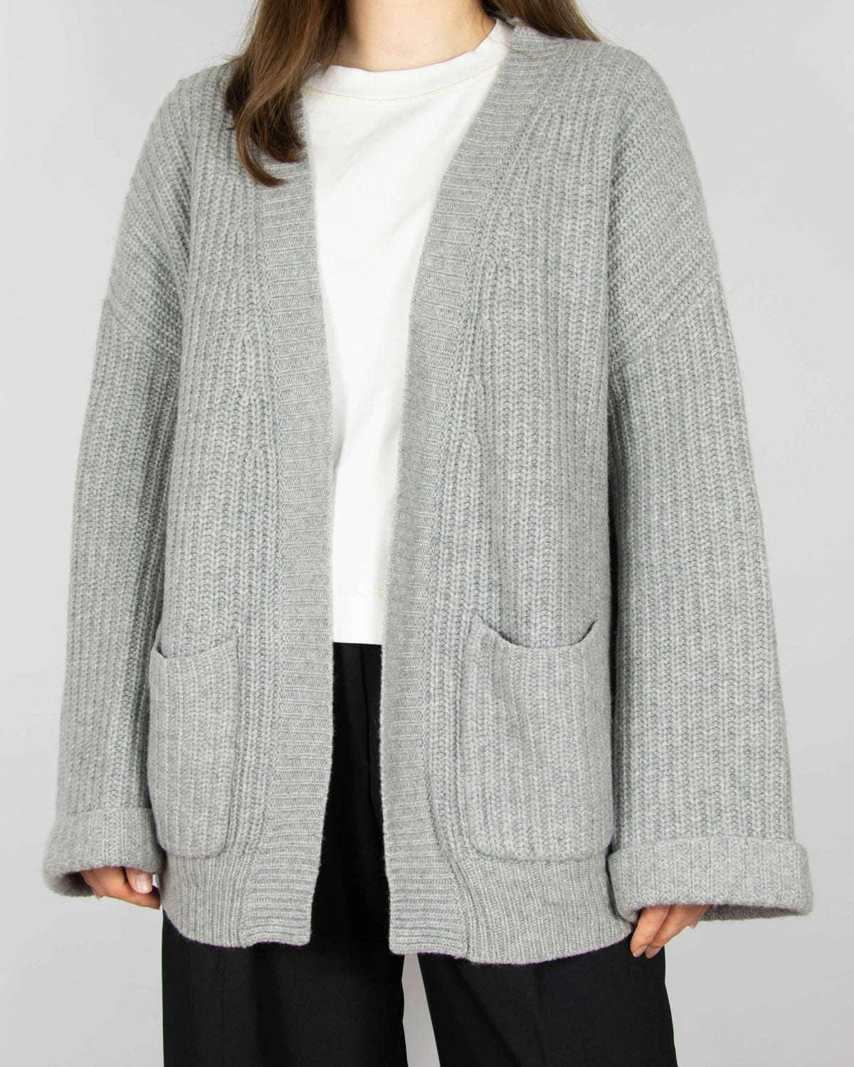 Grey chunky cashmere cardigan by premium brand Hemisphere.
