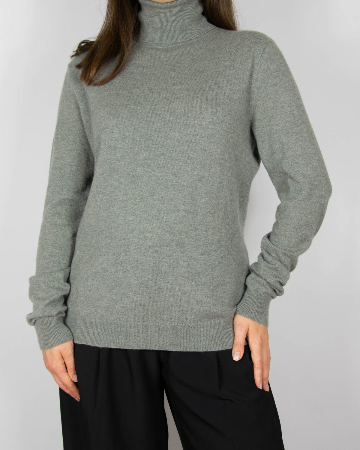 Szary cashmereowy sweater z golfem marki premium Ralph Lauren z linii Black Label