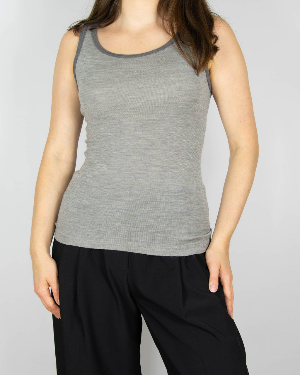 Grey top made from merino wool and silk by Norwegian brand Nøstebarn. The regular price of this model is 598 NOK (~233 PLN).