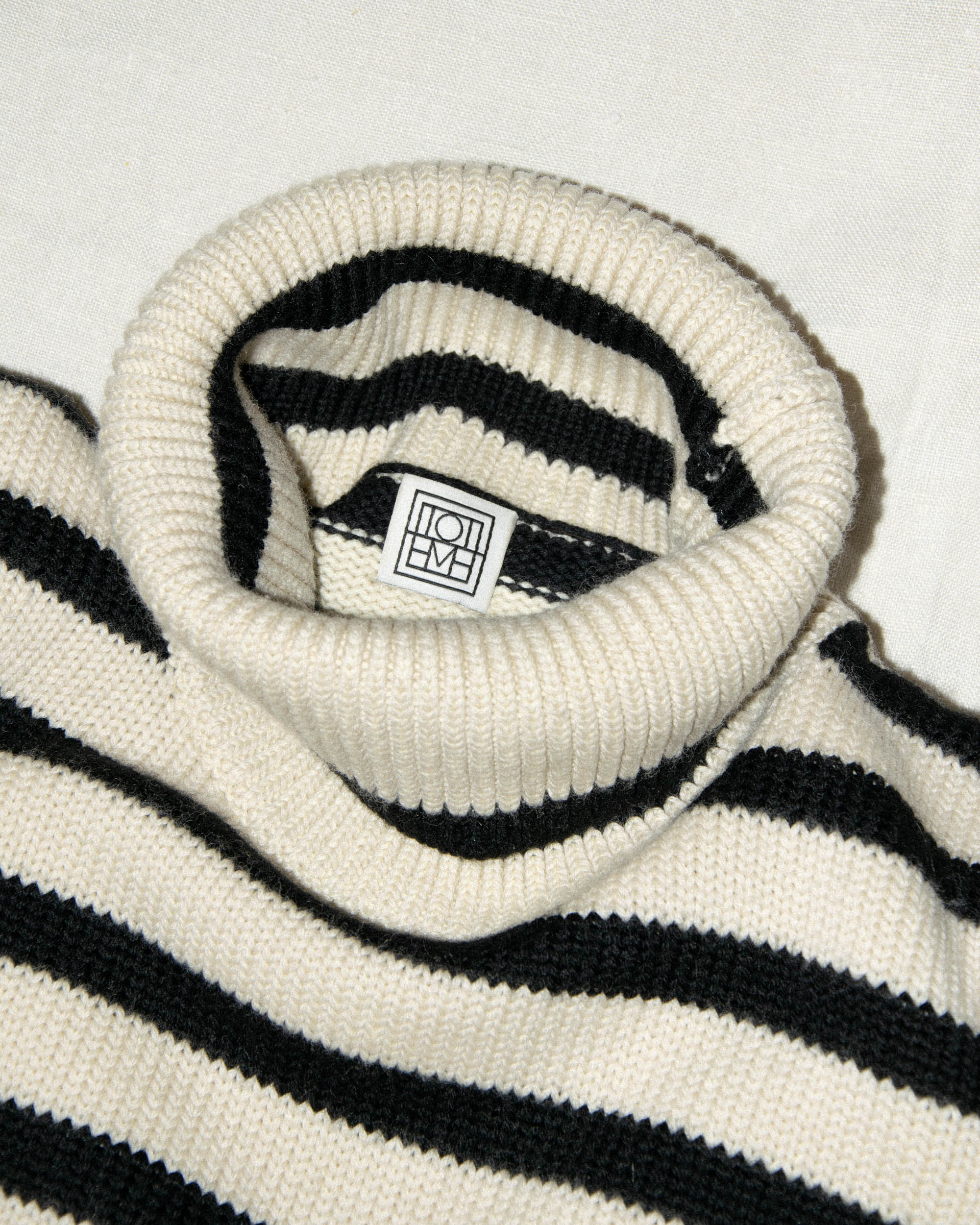 TOTEME (wool & organic cotton) - L