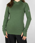 Zielona wełniana (merino) sweatshirt termiczna z kapturem norweskiej marki DEVOLD